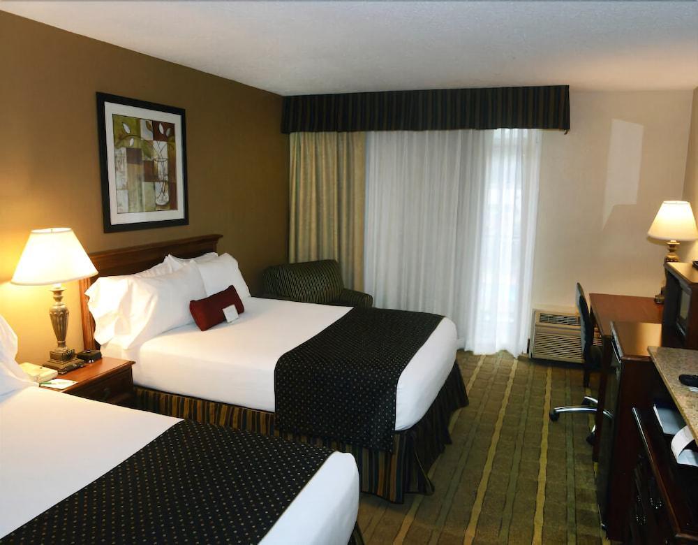 วินด์แฮม การ์เดน วอร์ซอว์ Hotel ภายนอก รูปภาพ