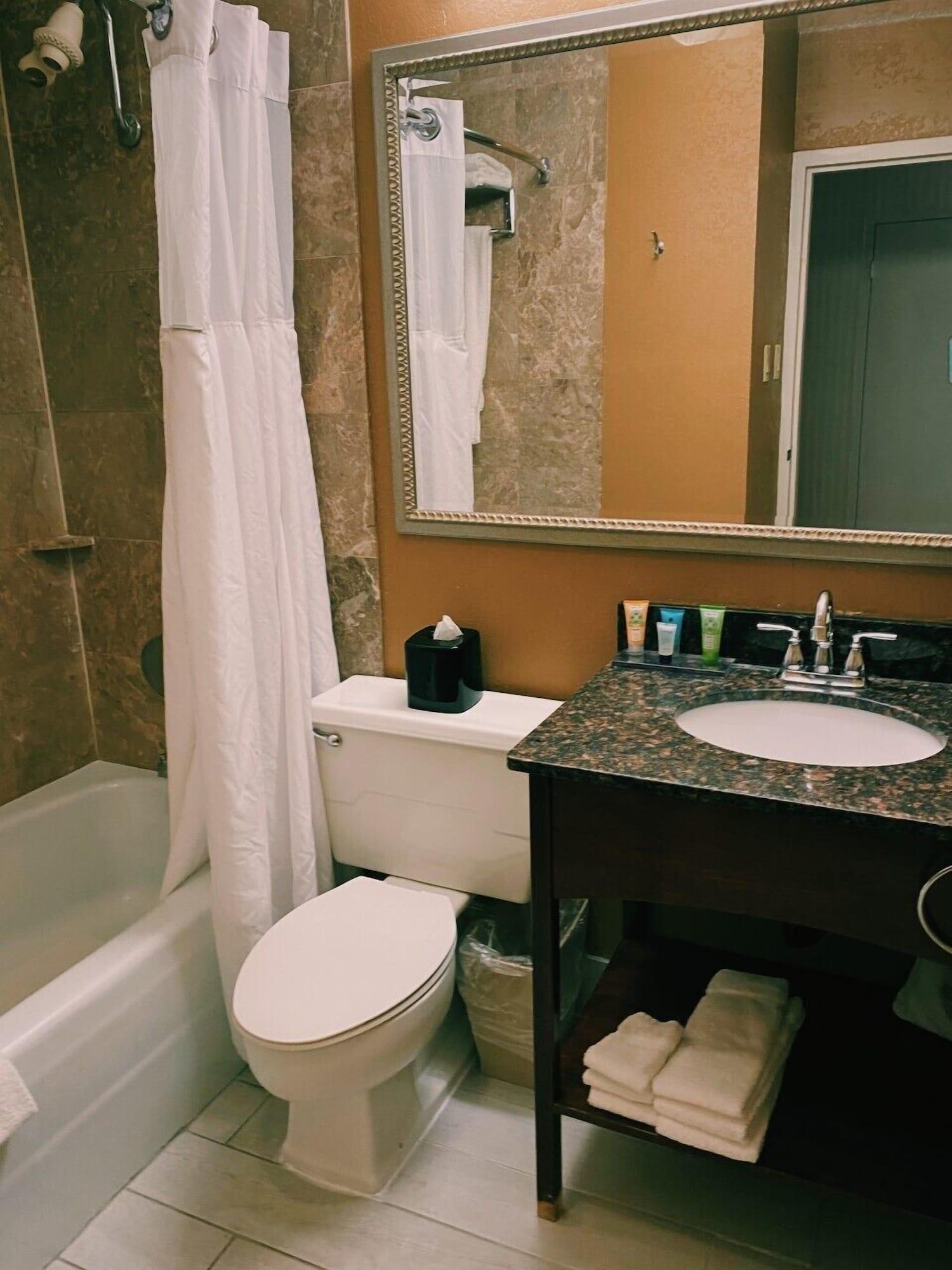 วินด์แฮม การ์เดน วอร์ซอว์ Hotel ภายนอก รูปภาพ