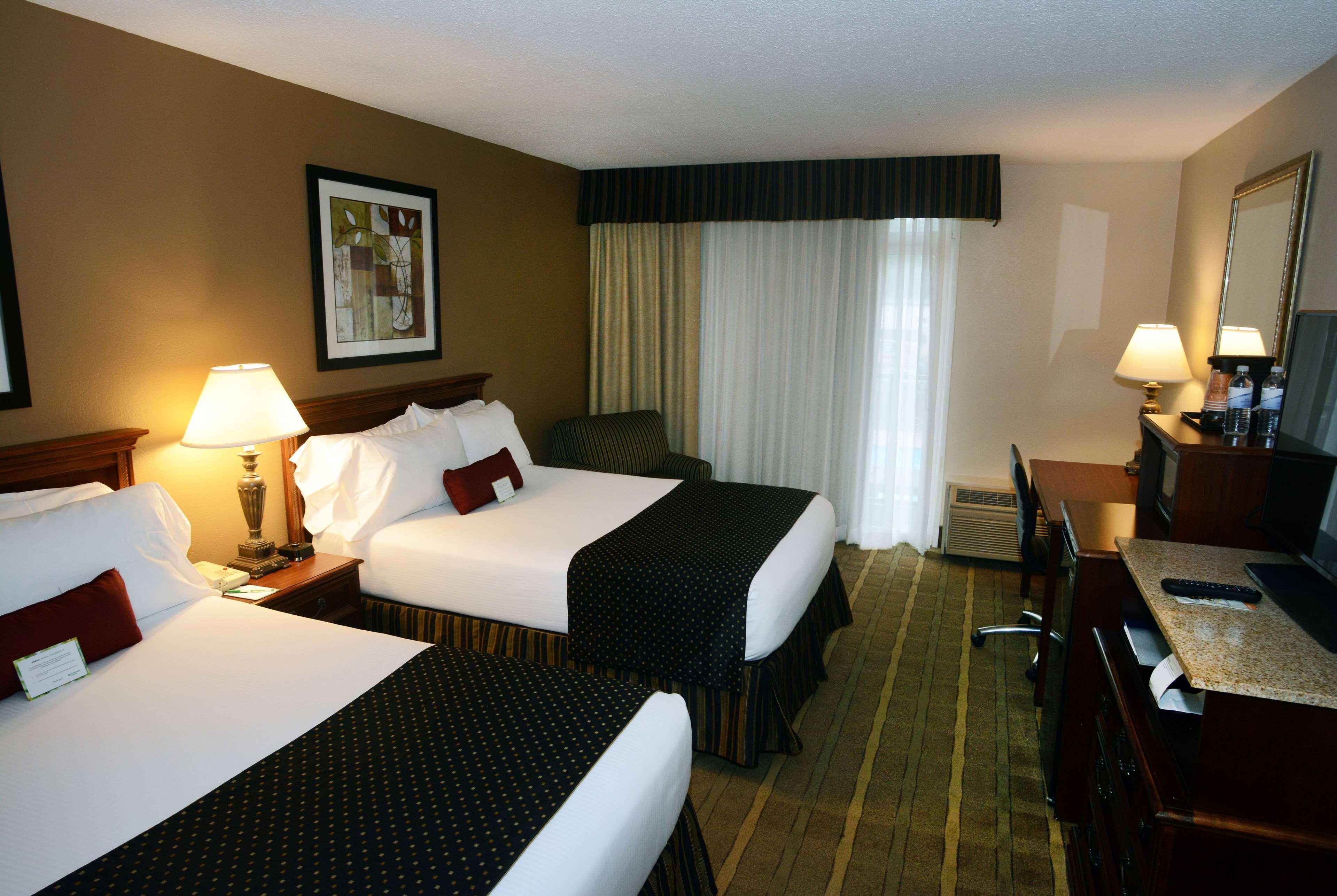 วินด์แฮม การ์เดน วอร์ซอว์ Hotel ภายนอก รูปภาพ