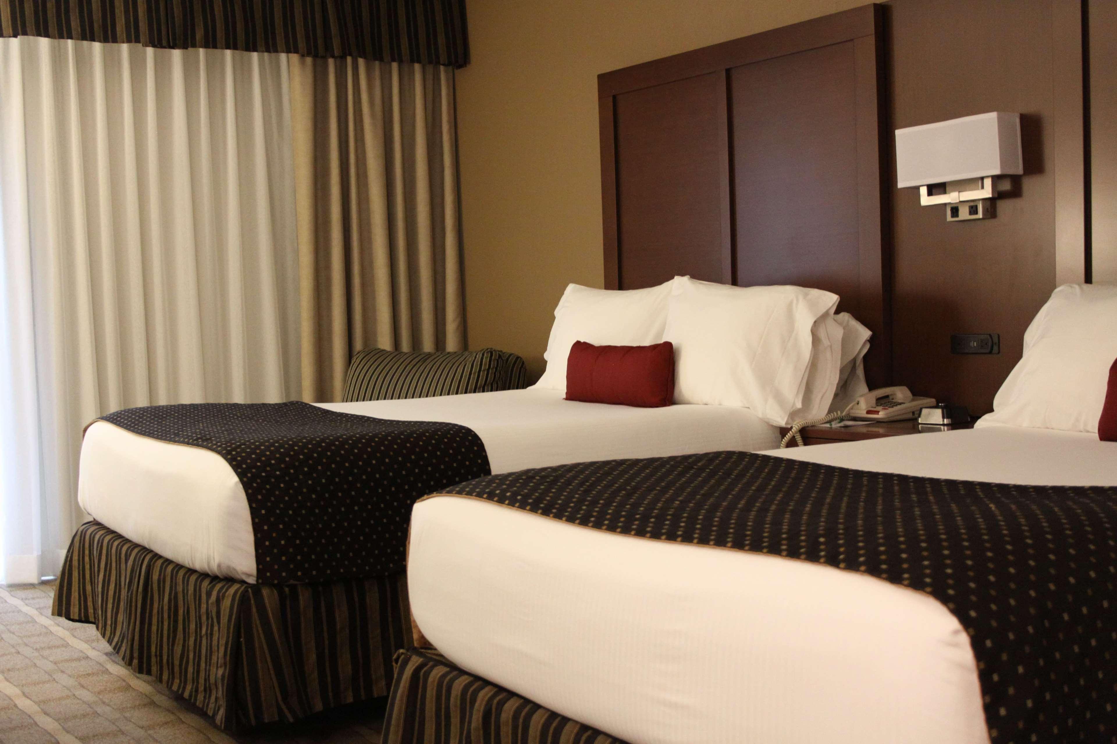 วินด์แฮม การ์เดน วอร์ซอว์ Hotel ภายนอก รูปภาพ