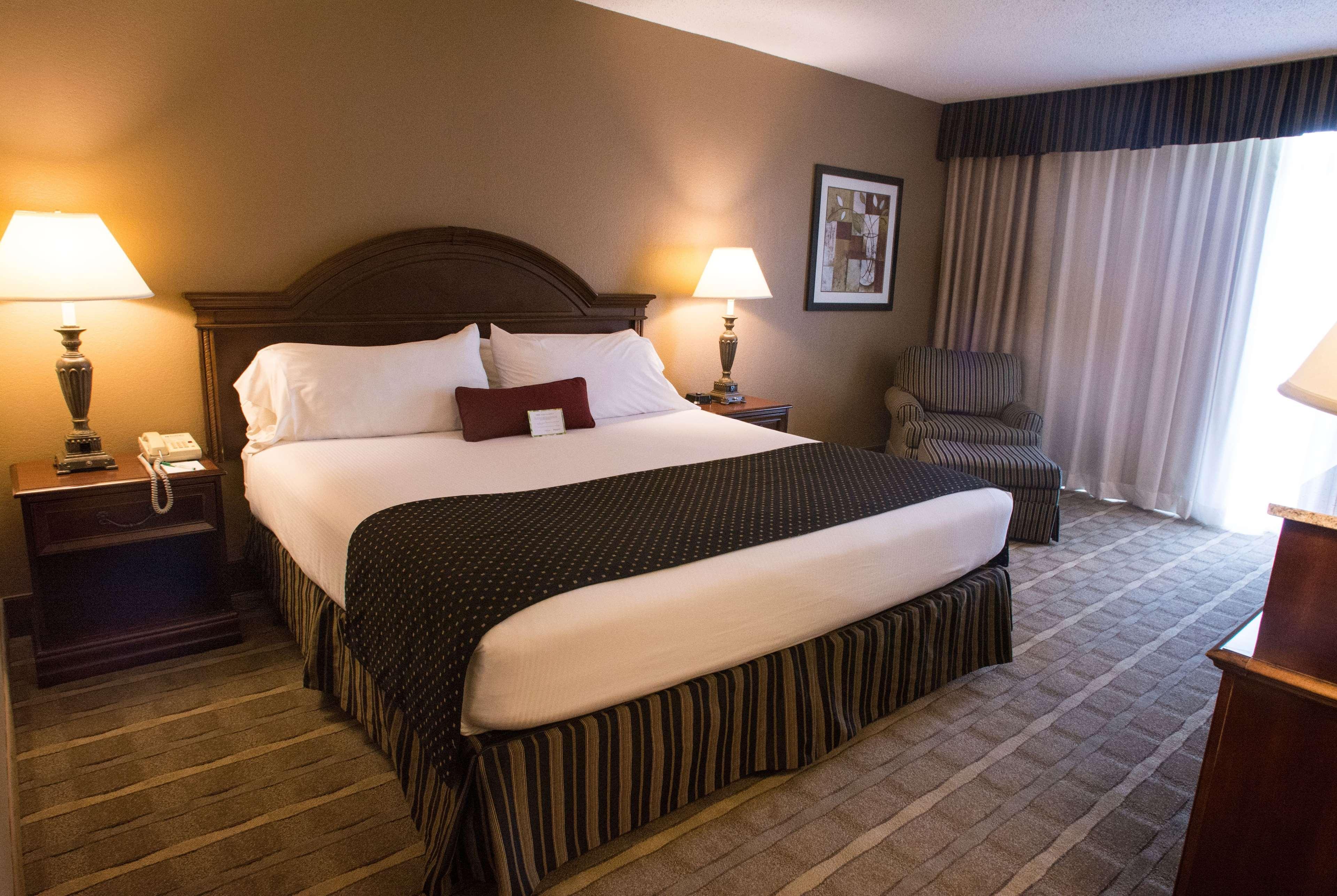 วินด์แฮม การ์เดน วอร์ซอว์ Hotel ภายนอก รูปภาพ