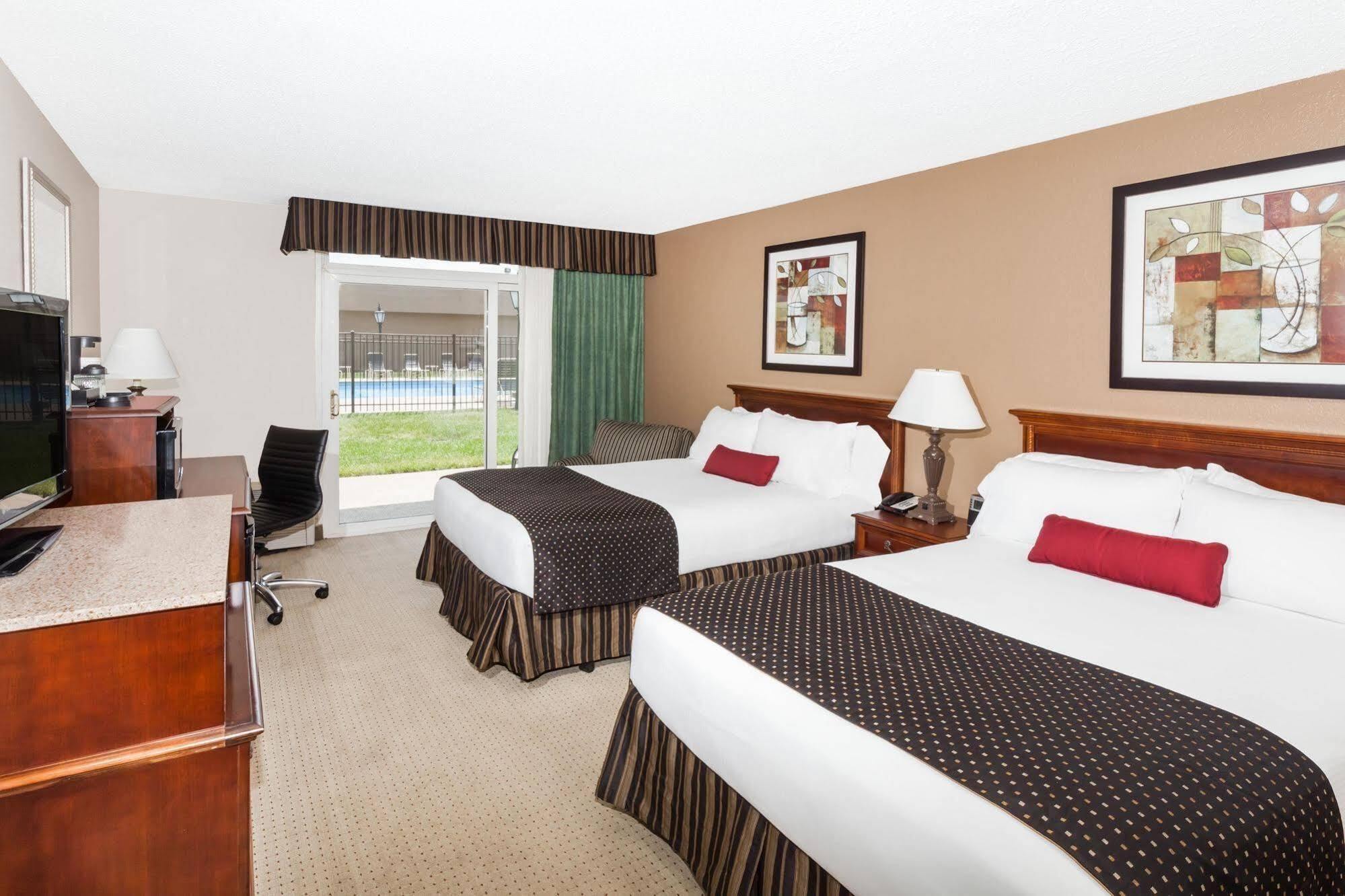 วินด์แฮม การ์เดน วอร์ซอว์ Hotel ภายนอก รูปภาพ